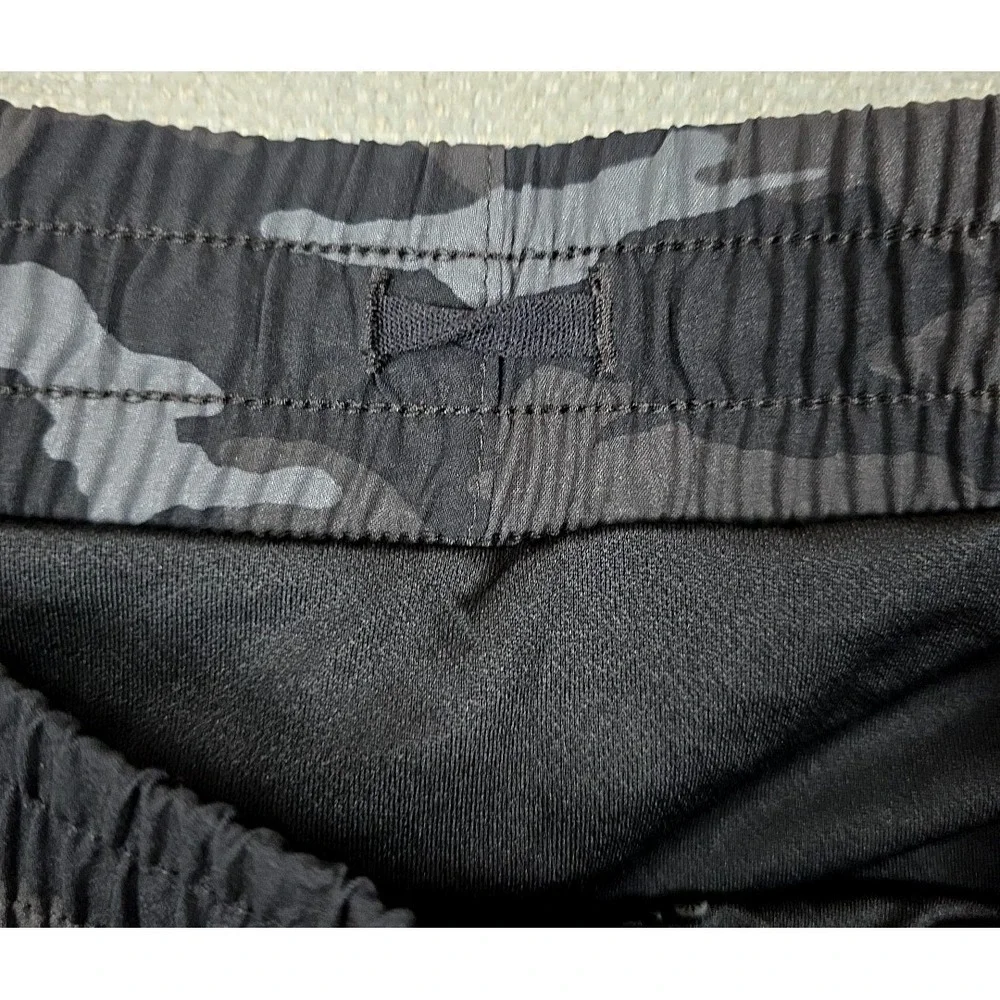Athleta Shorts Womens Large Black Camo Printed Mesh Racer Run Lined Running 4 In - Picture 13 of 13